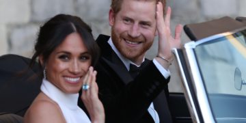 #OK! მეგან მარკლი და პრინცი ჰარი £170,000-იანი რეინჯ როვერით ლოს ანჯელესის ქუჩებში სეირნობენ