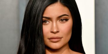 #OK! კაილი ჯენერი თანხის მოთხოვნასთან დაკავშირებით გავრცელებულ კრიტიკას პასუხობს