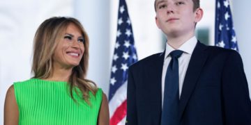 #OK! უხასიათო დედა?! -მელანია ტრამპს შვილისადმი დაბადების დღის მოლოცვის გამო აკრიტიკებენ