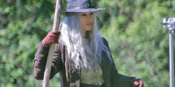 #OK! მონიკა ბელუჩი ჯადოქრის როლში – ექსკლუზიური კადრები მსახიობის ახალი გადაღებიდან