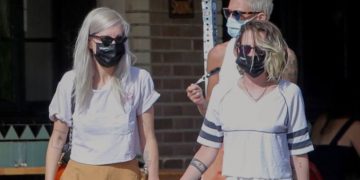 #OK! კრისტენ სტიუარტი მეგობარ გოგონასთან ერთად გამოჩნდა