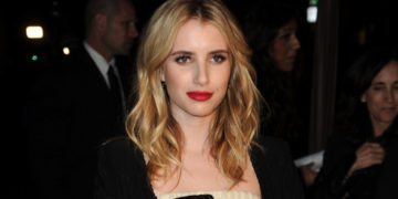 #OK! ემა რობერტსის ქუჩის სტილი: მსახიობი ვარდისფერ თრენჩს Louis Vuitton-ის ფეხსაცმელს უხამებს!