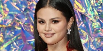 #OK! „ვიცი, ყველას აქვს მომენტი, როდესაც თავს არაკომფორტულად გრძნობს, არ არის აუცილებელი ჰგავდეთ სხვებს, იყავით ის, ვინც რეალურად ხართ” – სელენა გომესი