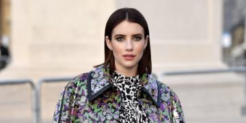 #OK! ემა რობერტსის ქუჩის სტილი: მსახიობმა სამოსს Gucci-ს 530 ფუნტის ღირებულების ფეხსამელი შეუხამა!