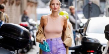 #OK! Leonie Hanne Mugler-ის ბლეიზერს Balenciaga-ს ჩანთას და Bottega Veneta-ს ფეხსაცმელებს უხამებს