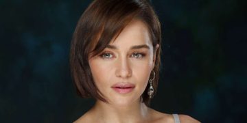 #OK! ემილია კლარკის იშვიათი გამოჩენა: 34 წლის მსახიობი ლონდონში შენიშნეს