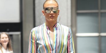 #OK! სტილის ინსპირაცია ჯენიფერ ლოპესისგან: ვარსკვლავის მონოქრომული იმიჯი!