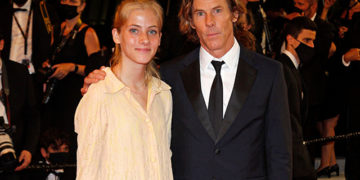 #OK! ჯულია რობერტსის 16 წლის ქალიშვილის დებიუტი წითელ ხალიჩაზე