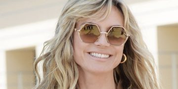 #OK! ჰაიდი კლუმი Valentino-ს ვინტაჟური სამოსით და Yves Saint Laurent-ის ჩანთით!