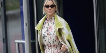 #OK! საოფისე სტილის ინსპირაცია ეშლი რობერტსისგან: ვარსკვლავი Mistress Rocks-ის კაბით!