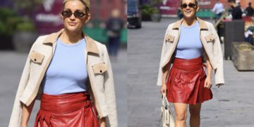 #OK! სტილის ინსპირაცია ეშლი რობერტსისგან: მომღერალი Karen Millen-ის სამოსით და Yves Saint Laurent-ის ჩანთით!