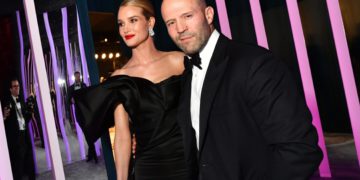 #OK! როზი ჰანთინგტონ-უაიტლი და ჯეისონ სტეტჰემი მეორე შვილს ელოდებიან