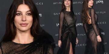 #OK! ლეონარდო დიკაპრიოს მეგობარი გოგონა კამილა მორონე LACMA Art+Film გალას “ვერსაჩეს” დახვეწილი კაბით დაესწრო