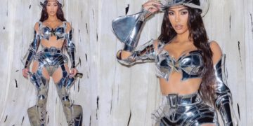 #OK! კიმ კარდაშიანის ექსცენტრიული კოსტიუმი კვლავ ყველას ყურადღებას იქცევს: რეალითი შოუს ვარსკვლავმა Thierry Mugler-ის სამოსი მოირგო