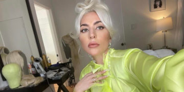 #OK! ლედი გაგამ დევიდ კომას სამოსი კიდევ ერთხელ მოირგო