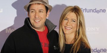 #OK! ჯენიფერ ენისტონი და ადამ სენდლერი: ვარსკვლავები Murder Mystery-ის მეორე ნაწილის გადაღებებზე ჰავაის კუნძულებზე იმყოფებიან