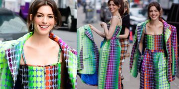 #OK! “ფერადი, დახვეწილი და ელეგანტური” – ენ ჰეტევეი Stephen Colbert-ის შოუს კრისტოფერ როჯერსის სამოსით ესტუმრა