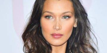 #OK! ბელა ჰადიდი სამსახიობო კარიერის დაწყებას გეგმავს – ვარსკვლავის დებიუტი სერიალ Ramy-ის მესამე სეზონში შედგება