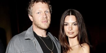 #OK! უცხოური მედია: ემილი რატაკოვსკის მეუღლემ უღალატა – მოდელი ქმართან განქორწინებას გეგმავს