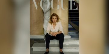 OK! კამპანიას #SitLikeAGirl OK! საქართველო უერთდება – ქართველი ქალები უკრაინის პირველი ლედის მხარდასაჭერად