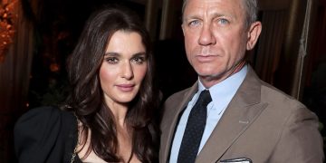 #OK! დენიელ კრეიგი მეუღლესთან რეიჩელ ვაისთან ერთად ლონდონის კინოფესტივალზე