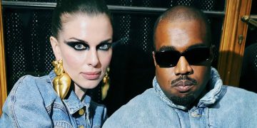 #OK! “ქანიესთან ურთიერთობამ კინოროლები დამაკარგინა” – რატომ აბრალებს ჯულია ფოქსი წარუმატებელ კინოკარიერას ქანიე უესტთან ურთიერთობას