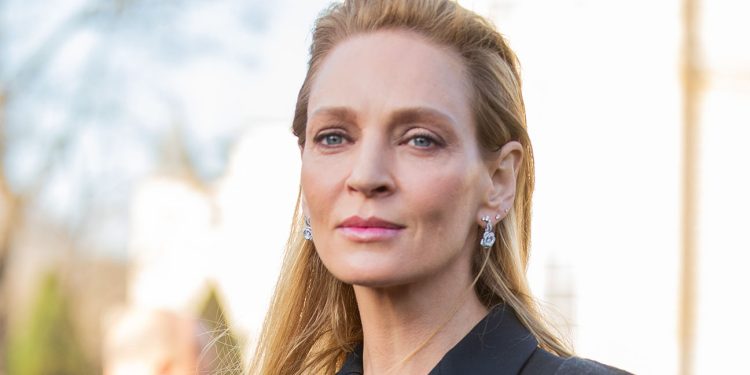PARIS, FRANCE - JANUARY 20: Uma Thurman is seen outside Dior during Paris Fashion Week - Haute Couture Spring/Summer 2020 on January 20, 2020 in Paris, France. (Photo by Christian Vierig/Getty Images )