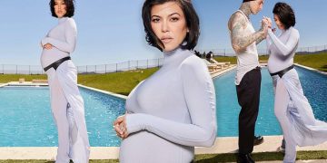 #OK! ორსული კორტნი კარდაშიანის და ტრევის ბარკერის ოჯახური ფოტოსესია