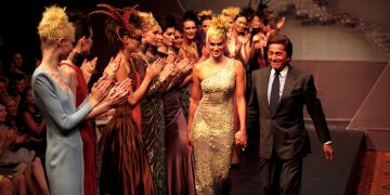 #OK! ლეგენდარული ვალენტინო გარავანი და საკულტო სუპერმოდელები Vogue-ის მიერ გავრცელებულ 7 ვინტაჟურ ფოტოში