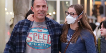 #OK! ბენ აფლეკის შვილი პირბადეების დაბრუნებას ითხოვს