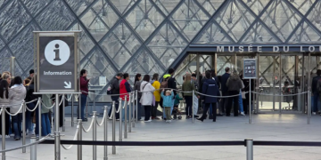 #OK! საფრანგეთში, ლუვრის ძარცვაში ეჭვმიტანილი ხუთი პირი დააკავეს