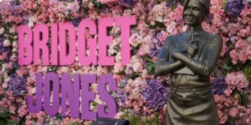 #OK! ლონდონში ბრიჯიტ ჯონსის ქანდაკება დაიდგა