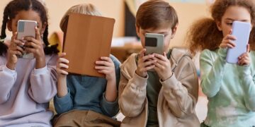 #OK! დანია 15 წლამდე ბავშვებისთვის სოციალური ქსელების შეზღუდვას გეგმავს