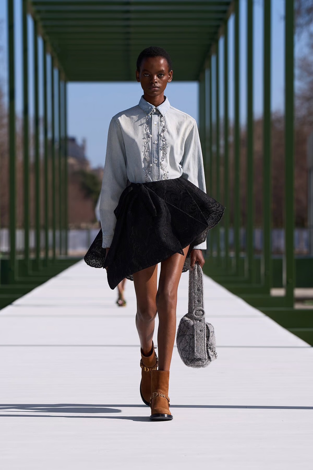 Look 42 